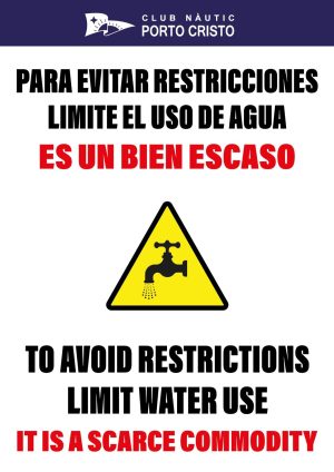 Letrero AHORRO AGUA en farolas pantalanes